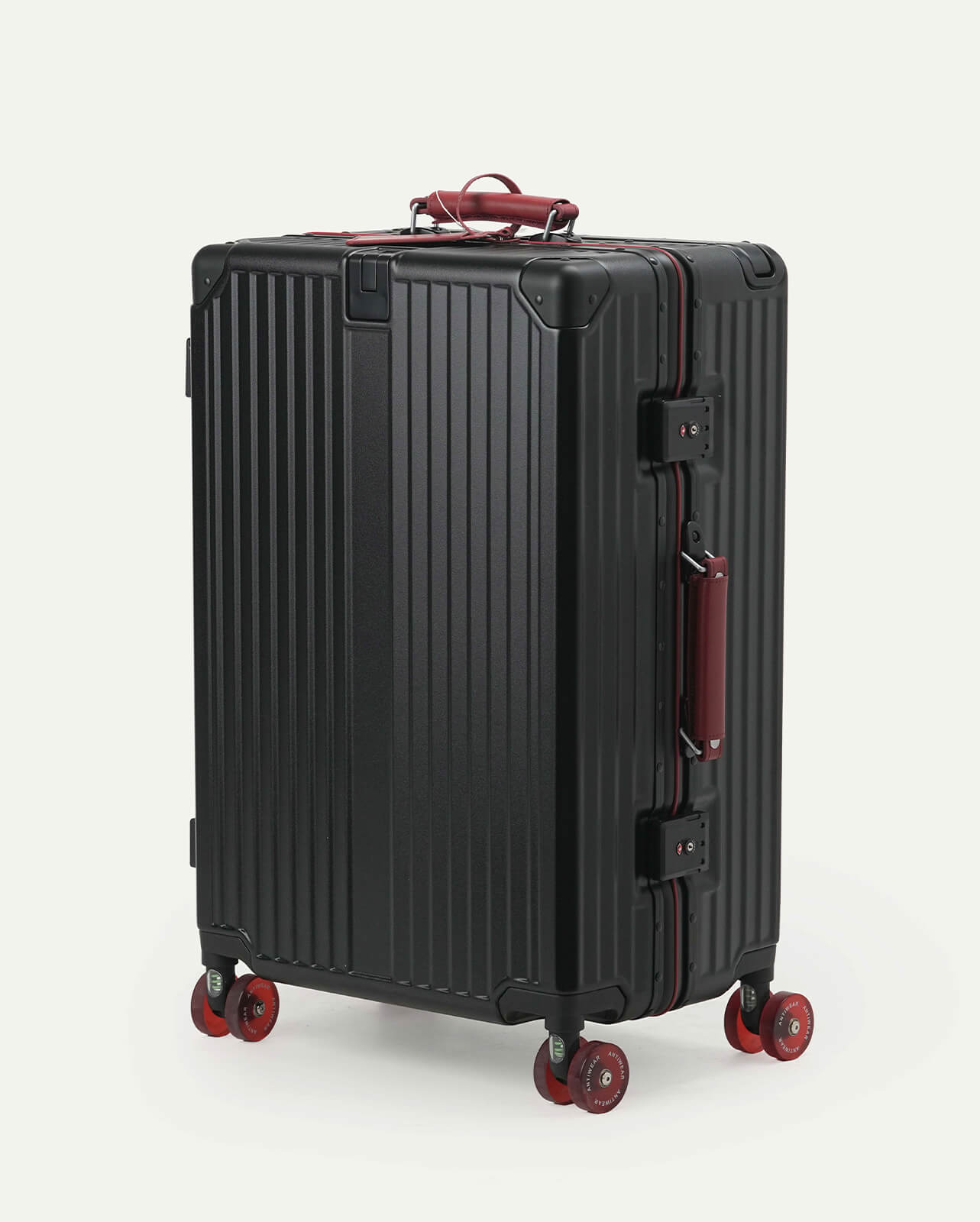 TravelCore Aluminum Spinner Suitcase | Black Burgundy